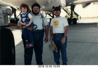 16 102. airport show - Antonia + Mike Bird + Adam