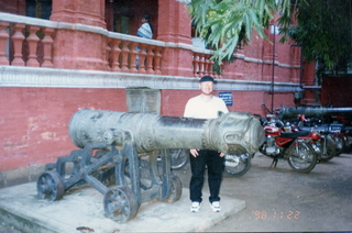 Satish Satish wedding Geeta wedding in Madras, India - Adam and museum cannon