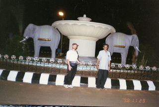 5 35o. Satish-Geeta wedding in Madras, India - Adam and Dr. Krishnamurthy at elephant circle at IIT Madras
