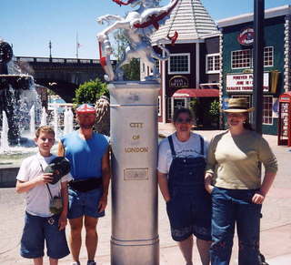 37 54l. Lake Havasu City, London Bridge, George Bird, Adam, Helen, and Antonia zoom