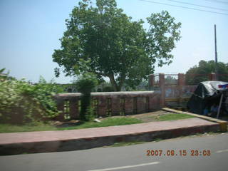 29 69e. on the way to Agra
