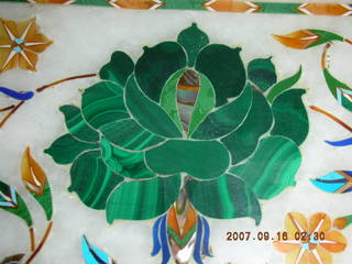 198 69e. Agra - inlaid marble with malachite