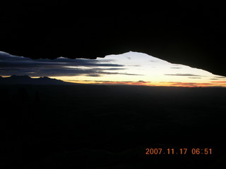 6 6bh. Canyonlands National Park - Mesa Arch dawn