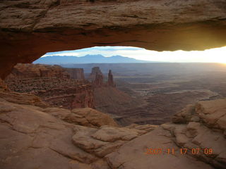 20 6bh. Canyonlands National Park - Mesa Arch dawn