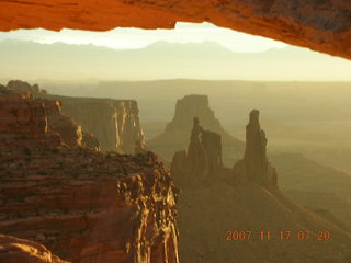 45 6bh. Canyonlands National Park - Mesa Arch dawn