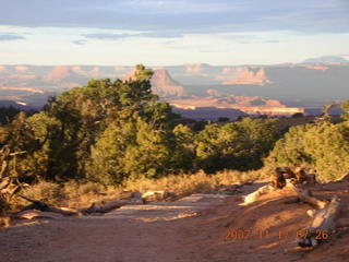 46 6bh. Canyonlands National Park - dawn