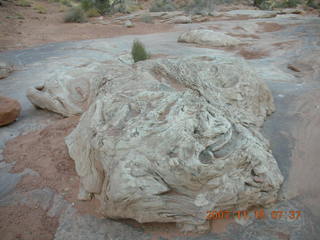 31 6bj. Arches National Park - Park Avenue Trail at daybreak