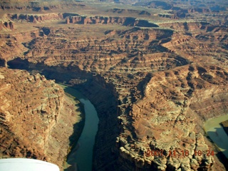 117 6bj. aerial - Canyonlands