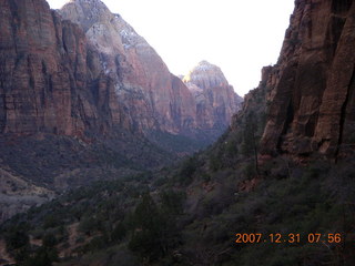 13 6cx. Zion National Park - sunrise Angels Landing hike