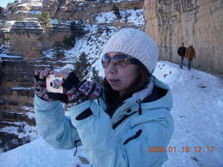 Grand Canyon - Bright Angel trail - Sonia taking a picture