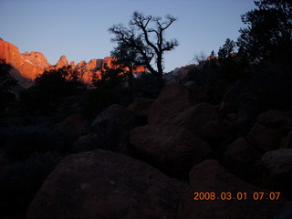 9 6f1. Zion National Park - Watchman hike - sunrisse
