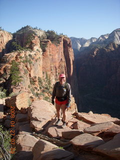 55 6gt. Zion National Park - Angels Landing hike - Adam