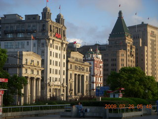 40 6ku. eclipse - Shanghai - Bund - morning run