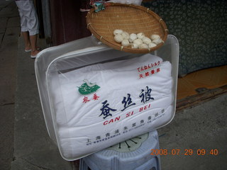 73 6kv. eclipse - Shanghai - Zhu Jia Jiao village - silkworm stuff