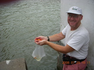 169 6kv. eclipse - Shanghai - Zhu Jia Jiao village - Adam freeing the fish