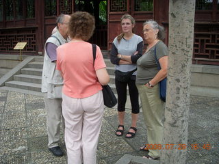 372 6kv. eclipse - Shanghai - Yuyuan Garden tour - Ann Marie and Joan