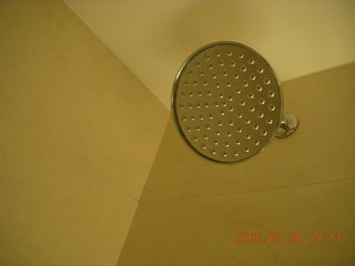 121 6kw. eclipse - Jiayugan - gigantic showerhead in hotel room
