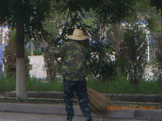 48 6kx. eclipse - Jiuquan - morning run - street sweeper