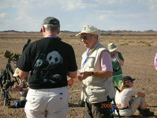 200 6l1. eclipse - Jiayuguan - Gobi Desert - getting ready