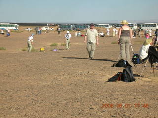 203 6l1. eclipse - Jiayuguan - Gobi Desert - getting ready