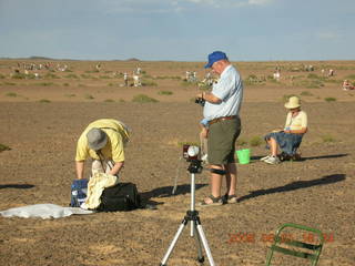 229 6l1. eclipse - Jiayuguan - Gobi Desert - getting ready