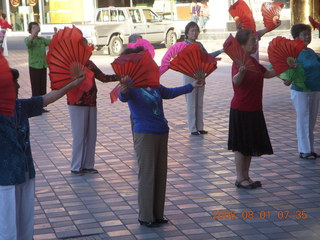 68 6l1. eclipse - Jiuquan morning run - Tai Chi people