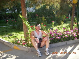 83 6l1. eclipse - Jiuquan - Adam after run at hotel
