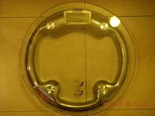 274 6l3. eclipse - Xi'an - hotel room scale