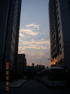 21 6l4. eclipse - Xi'an morning run