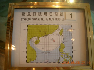 45 6l5. eclipse - Hong Kong - typhoon warning