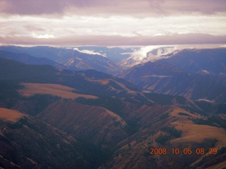 41 6n5. aerial - Washington, Idaho, Oregon flight - Snake River canyon - Hells Canyon