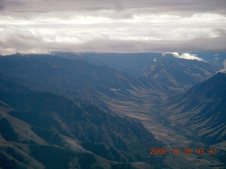 42 6n5. aerial - Washington, Idaho, Oregon flight - Snake River canyon - Hells Canyon