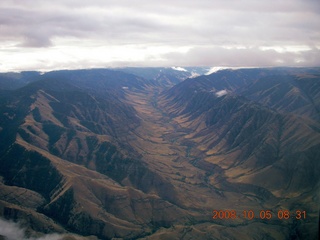 45 6n5. aerial - Washington, Idaho, Oregon flight - Snake River canyon - Hells Canyon