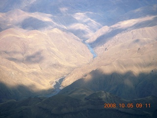 88 6n5. aerial - Washington, Idaho, Oregon flight - Snake River canyon