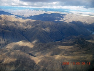 98 6n5. aerial - Washington, Idaho, Oregon flight - Snake River canyon