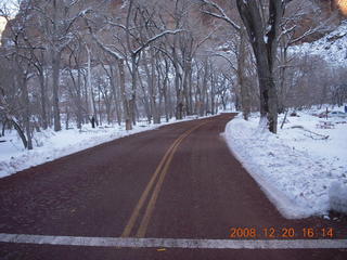 120 6ql. Zion National Park - road
