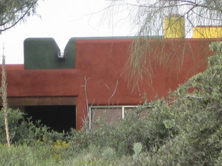 beths' pictures - Dita's partly-yellow house