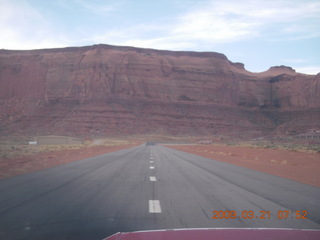 41 6tm. Monument Valley Airport (UT25) - no go-arounds