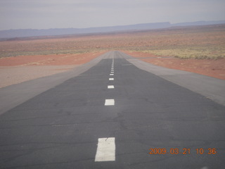 90 6tm. Monument Valley Airport (UT25)