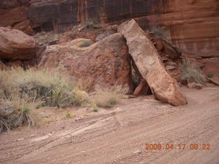 121 6uh. Canyonlands - Lathrop trail hike