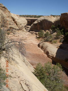 94 6um. Fry Canyon (UT74) - slot canyon