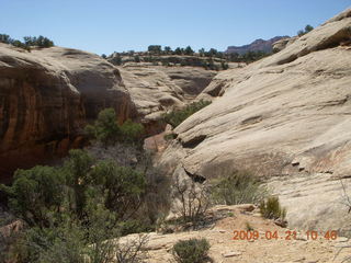 105 6um. Fry Canyon (UT74) - slot canyon