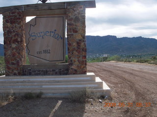 Superior Airport (E81) run - Superior sign