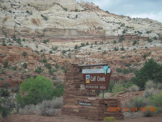 37 704. Escalante - Calf Creek trail - sign