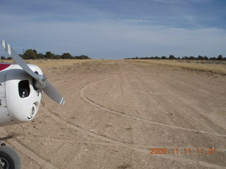 38 71b. nose of N4372J at Sage Brush, Peter's Point