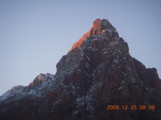 17 72r. Zion National Park - Watchman hike - first sun
