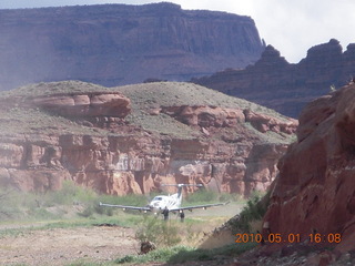 128 771. Tangri-la (UT68), Caveman Ranch - Pilatus