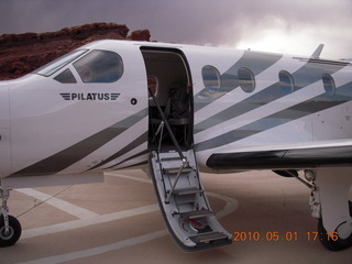 174 771. Tangri-la (UT68), Caveman Ranch - Pilatus