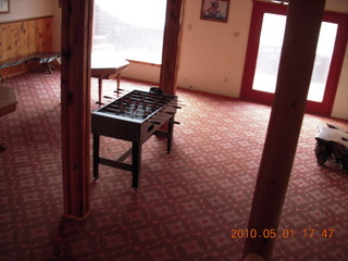 184 771. Tangri-la (UT68), Caveman Ranch inside