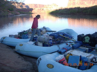 35 773. Mineral Canyon airstrip run - boat launch people